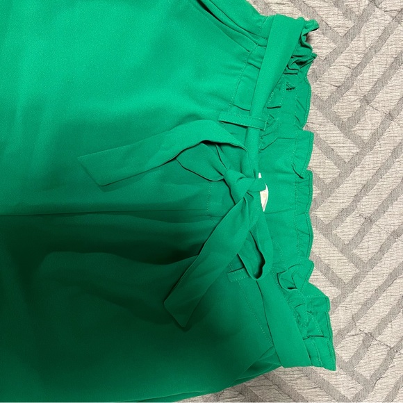 Women’s Green Riley & Rae Capri Pants - Picture 6 of 16